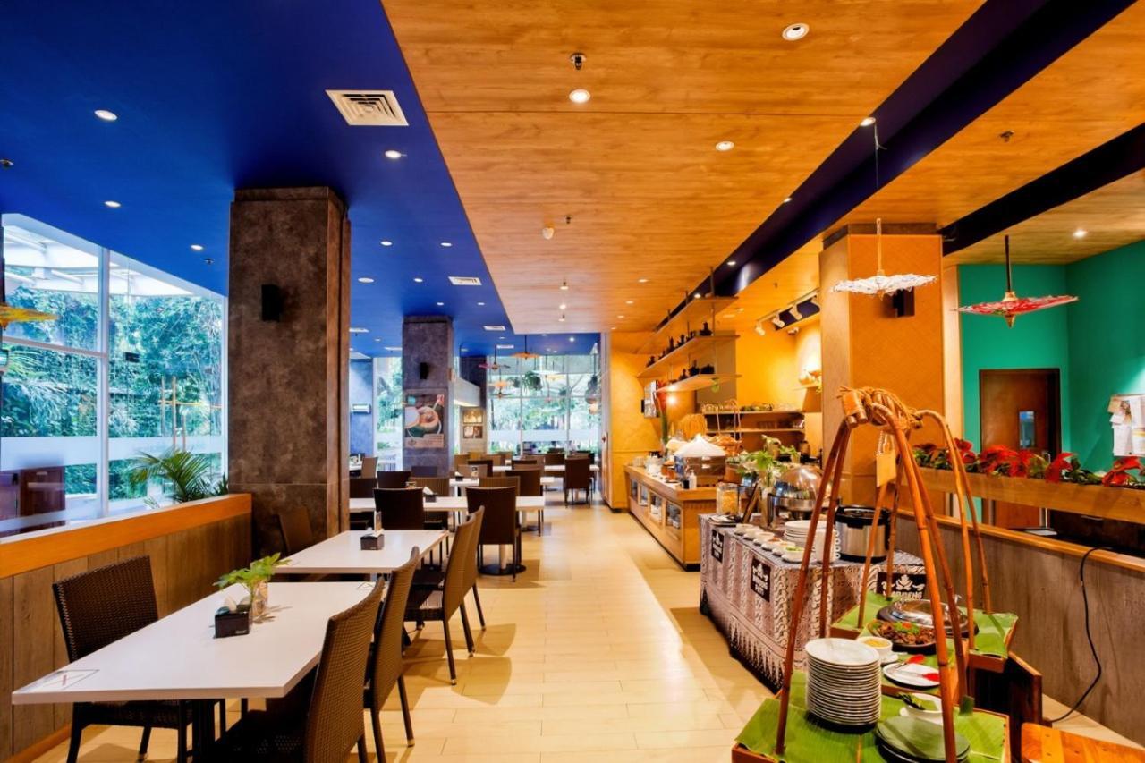 Deka Hotel Surabaya Hr Muhammad Extérieur photo
