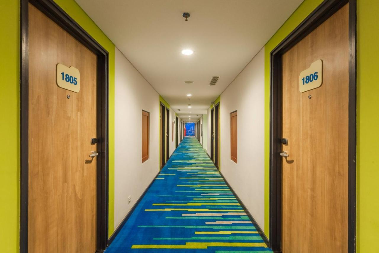 Deka Hotel Surabaya Hr Muhammad Extérieur photo