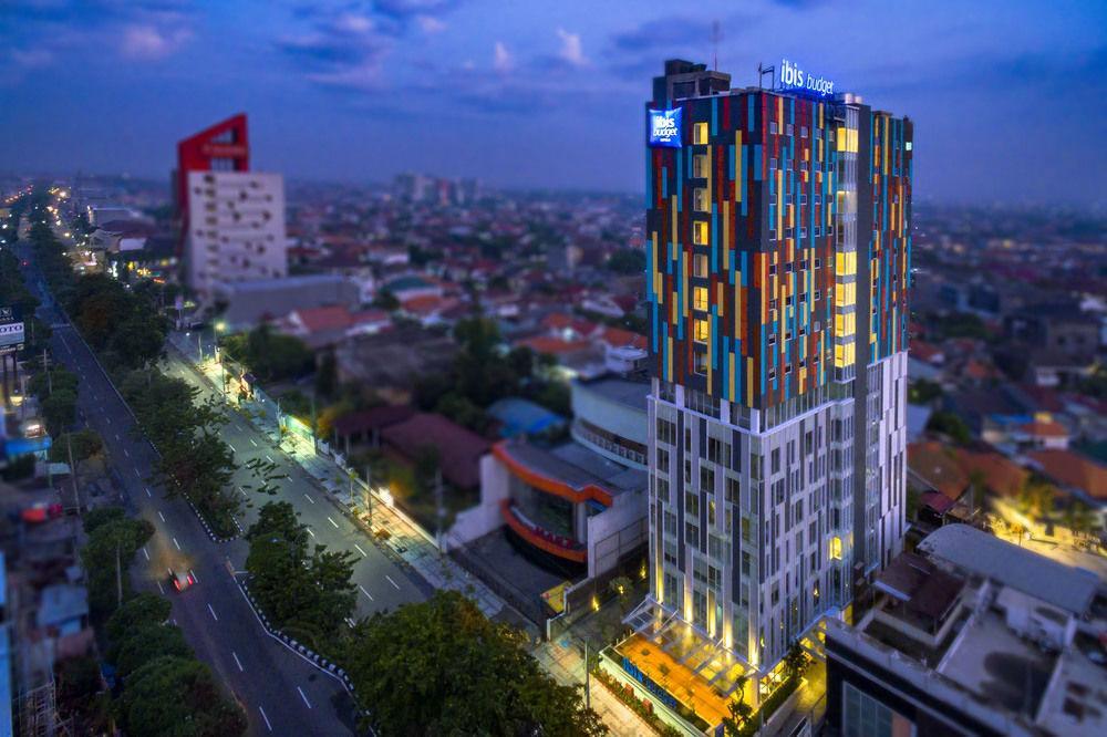 Deka Hotel Surabaya Hr Muhammad Extérieur photo