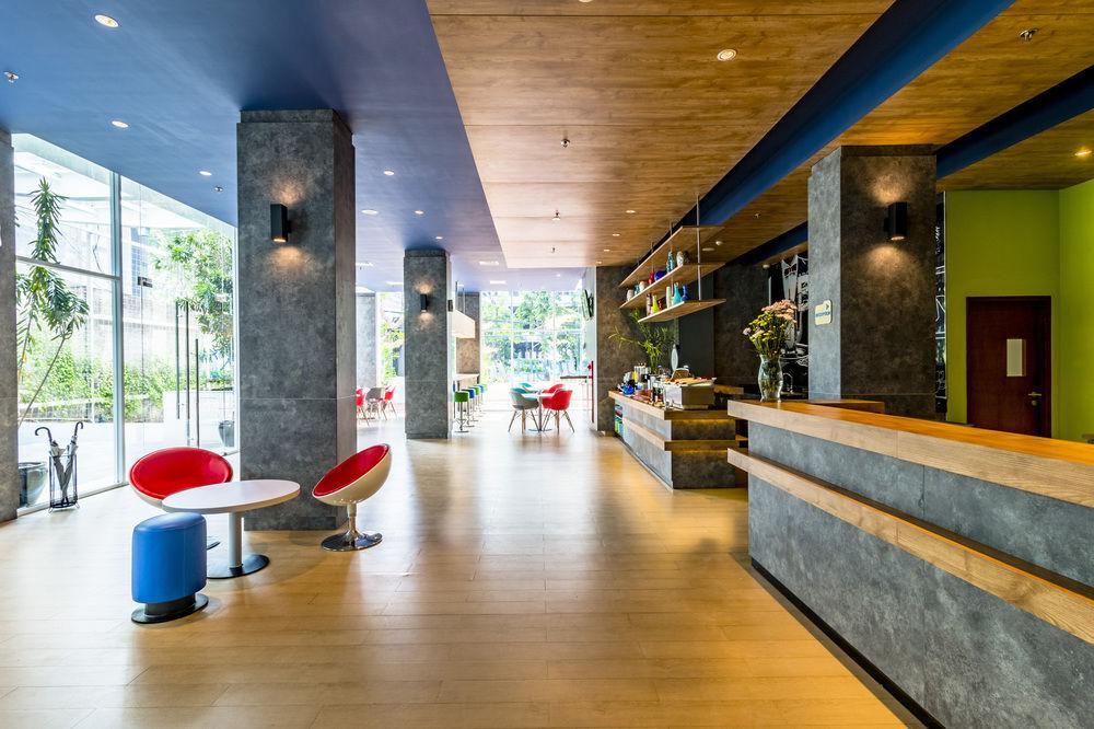 Deka Hotel Surabaya Hr Muhammad Extérieur photo