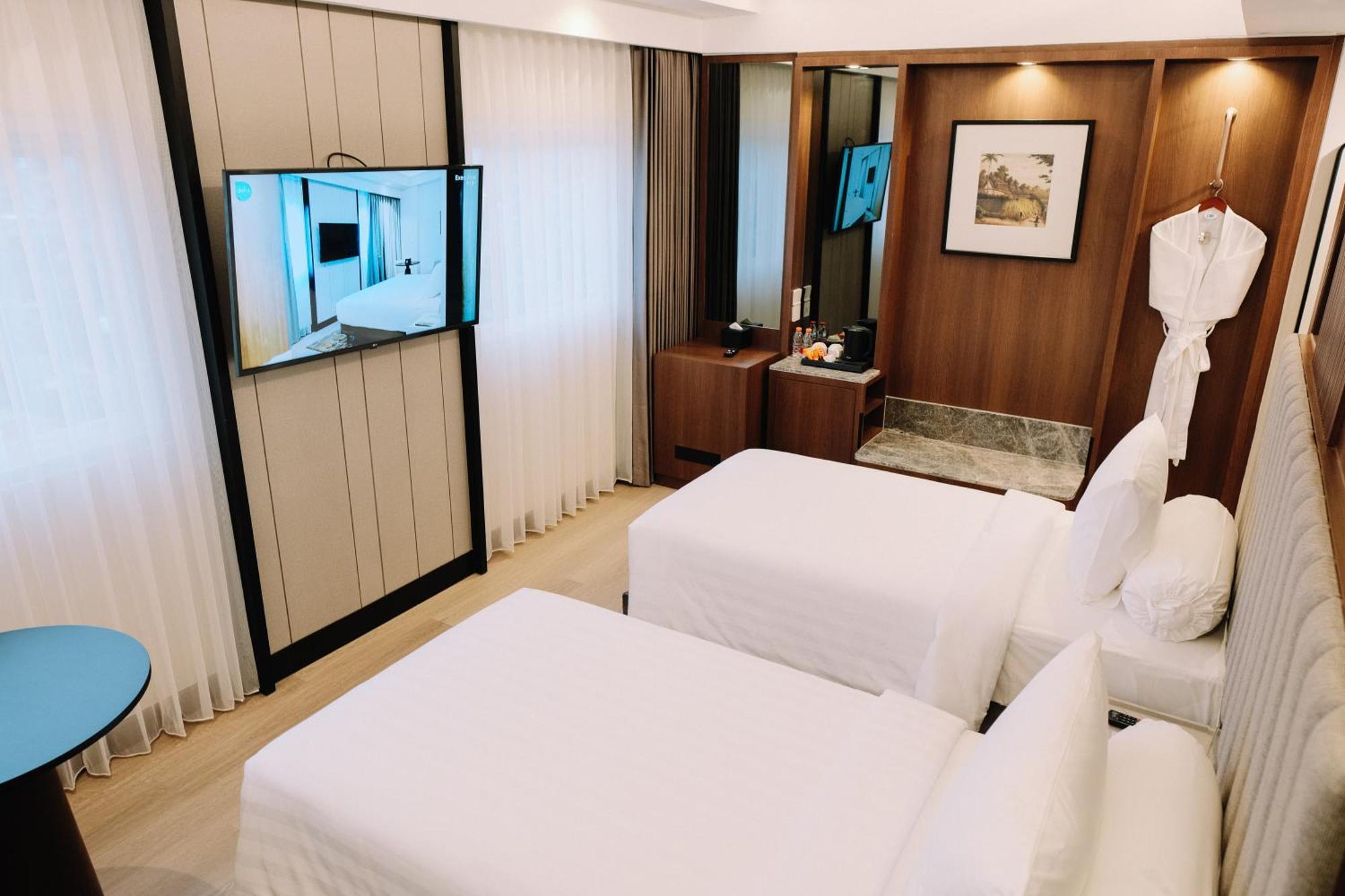 Deka Hotel Surabaya Hr Muhammad Extérieur photo