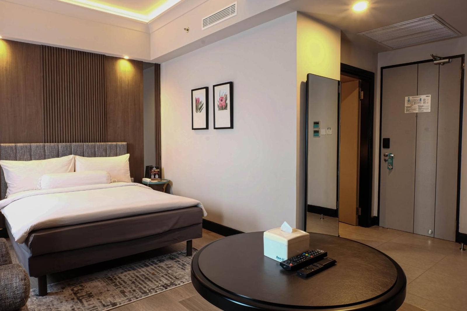 Deka Hotel Surabaya Hr Muhammad Chambre photo