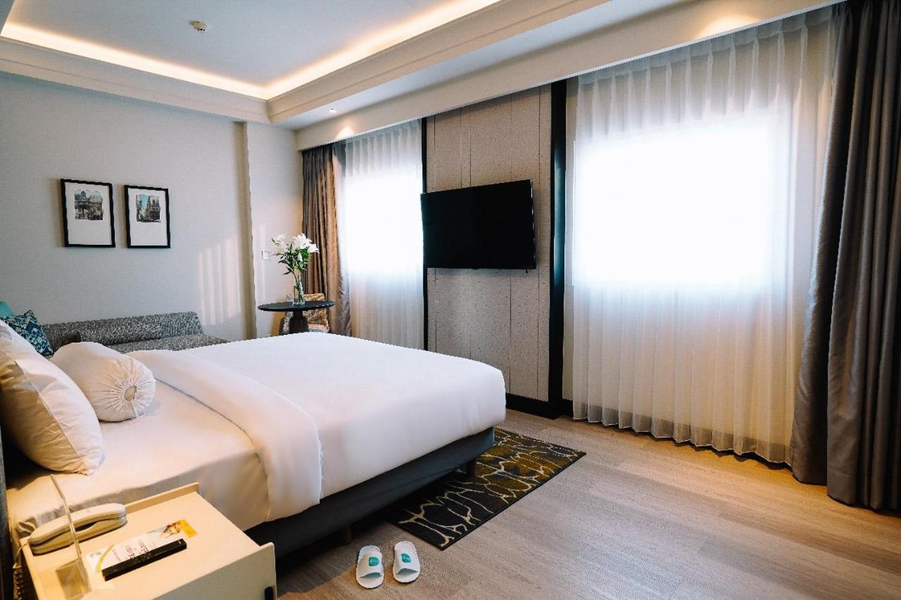 Deka Hotel Surabaya Hr Muhammad Chambre photo