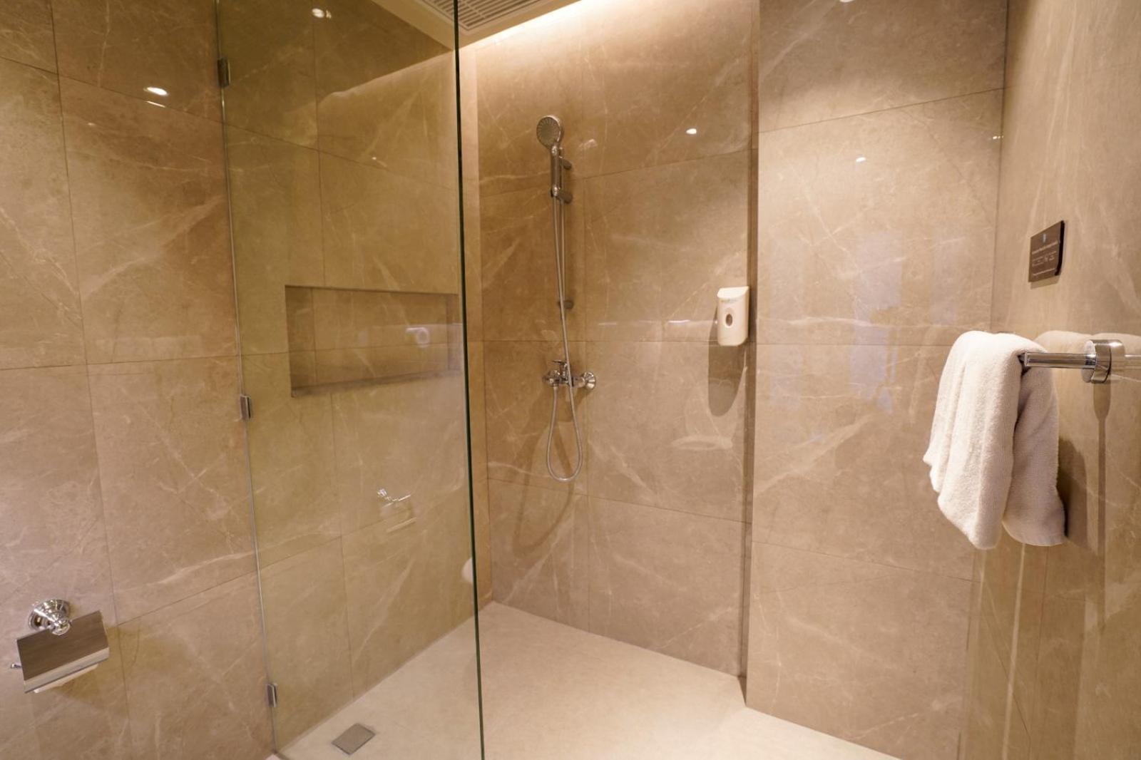 Deka Hotel Surabaya Hr Muhammad Chambre photo