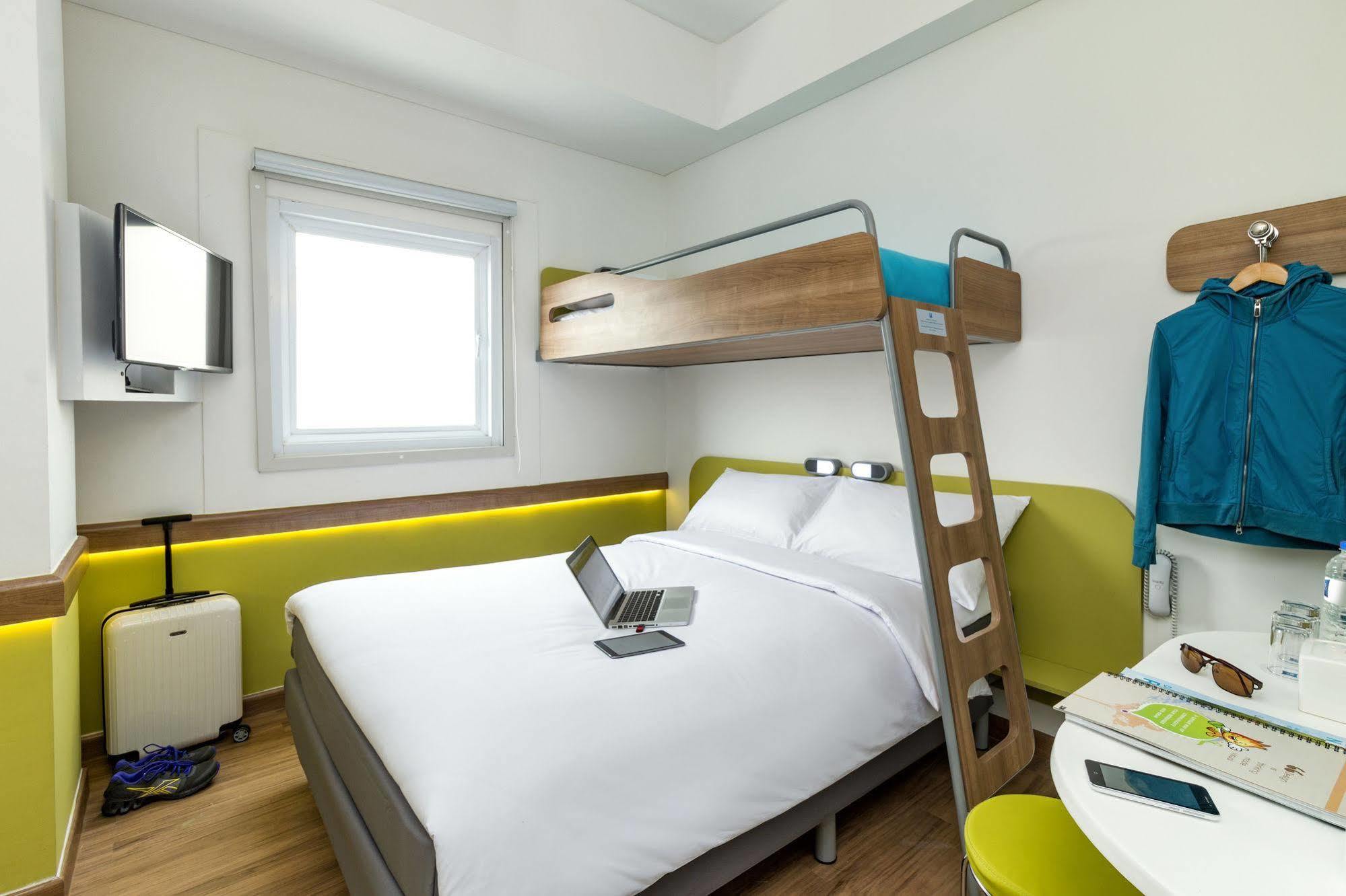 Deka Hotel Surabaya Hr Muhammad Extérieur photo
