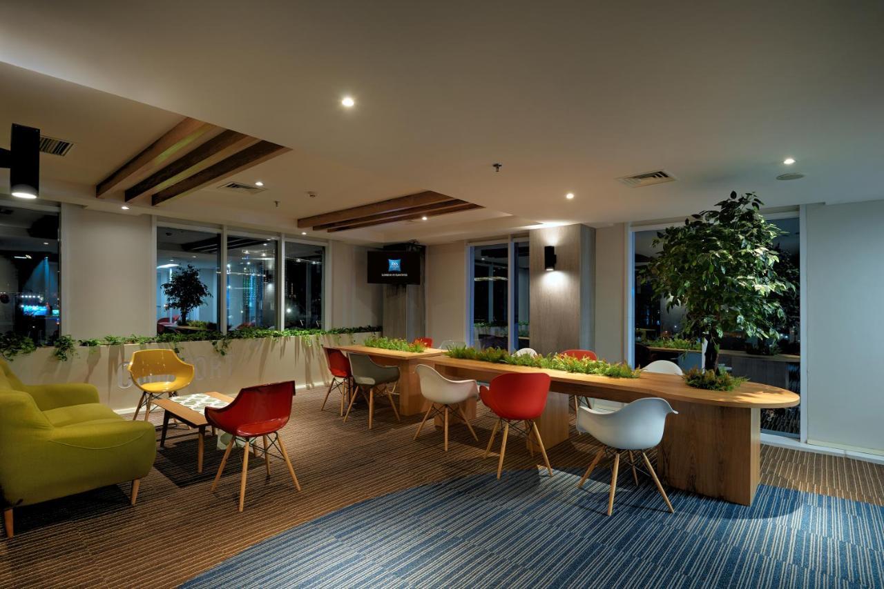 Deka Hotel Surabaya Hr Muhammad Extérieur photo